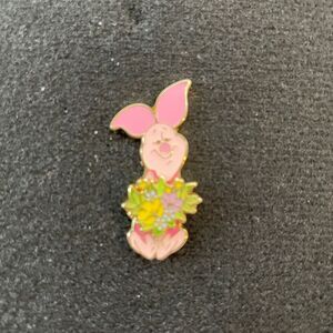 Loungefly Piglet floral Pin